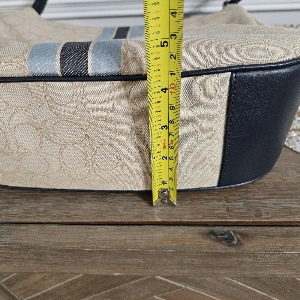 COACH SIGNATURE JACQUARD STRIPE ZIP HOBO F39042 SILVER/KHAKI MULTI Wrislet Inc